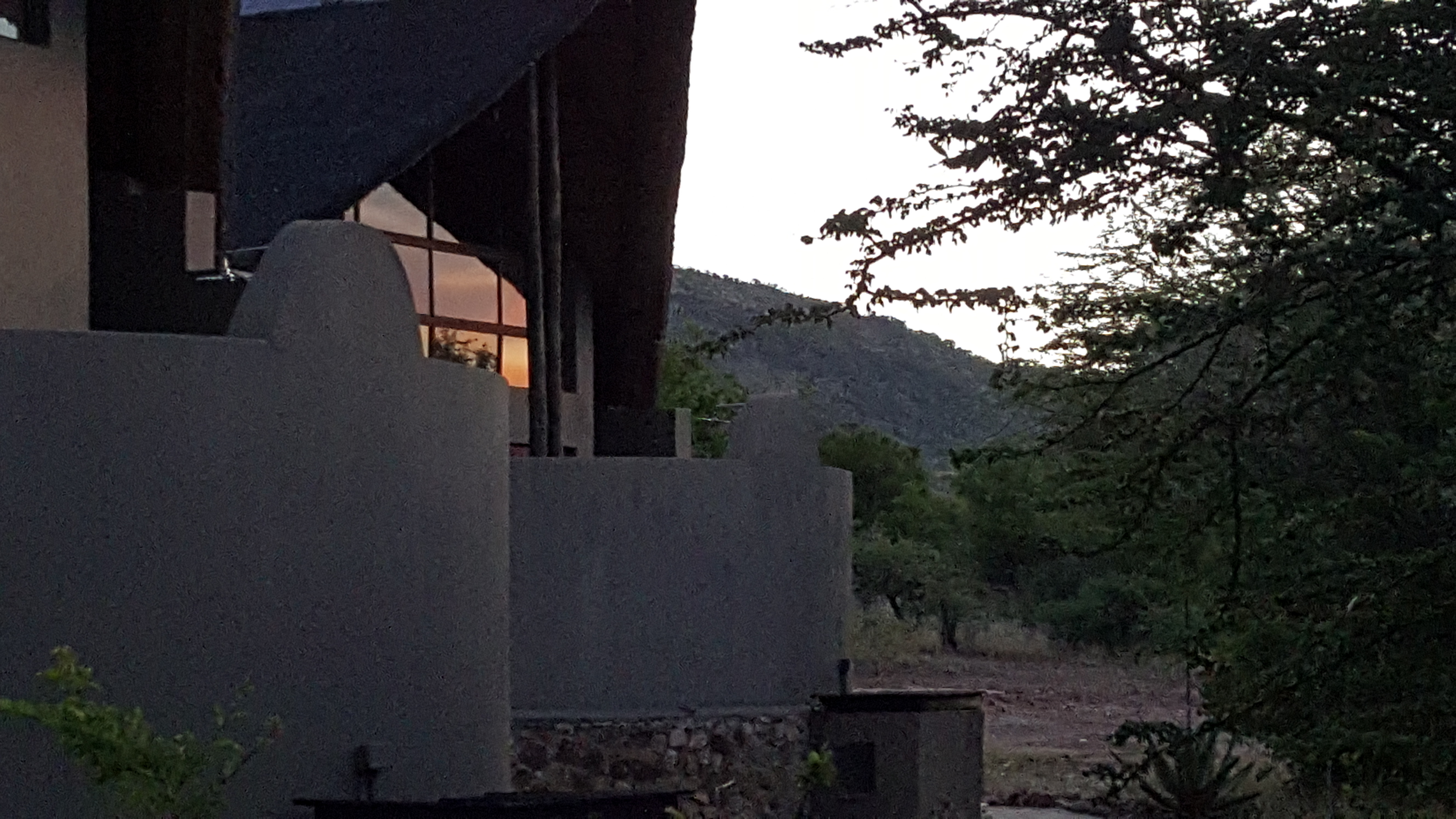 Morokolo Safari Lodge 77/82