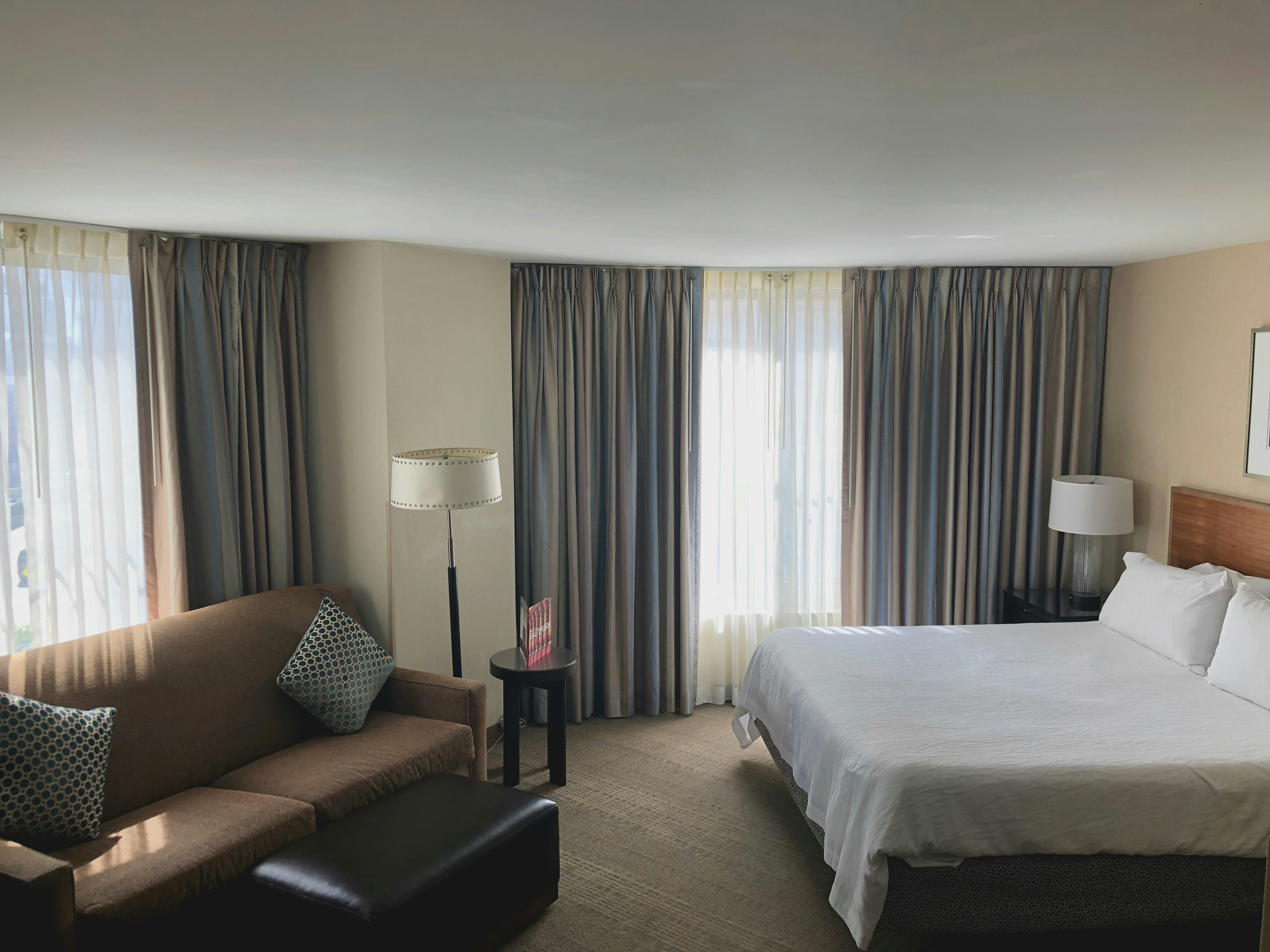 ROOM, KING BED, SOFA