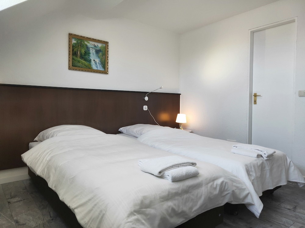 Hotel Tempelhof City Messe Arena 5/28