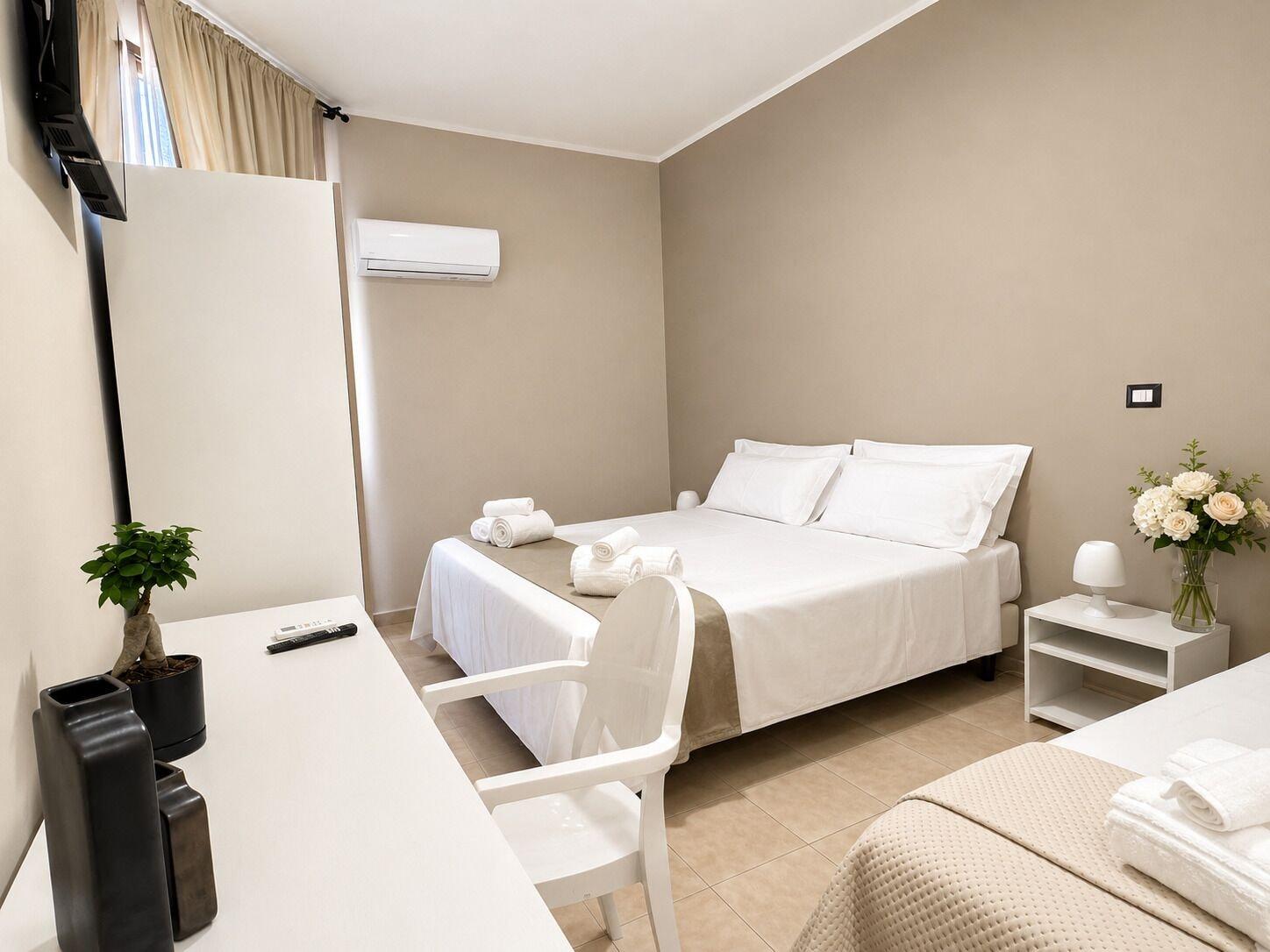 Deluxe, Triple, Hotel Santuario Pompei 2/4