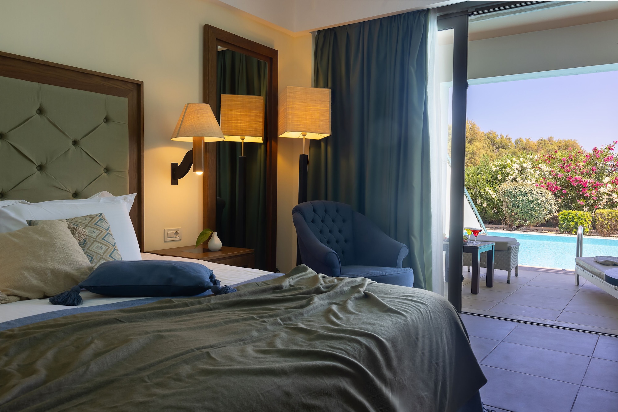 SUPERIOR, DOUBLE BED, SHARED POOL