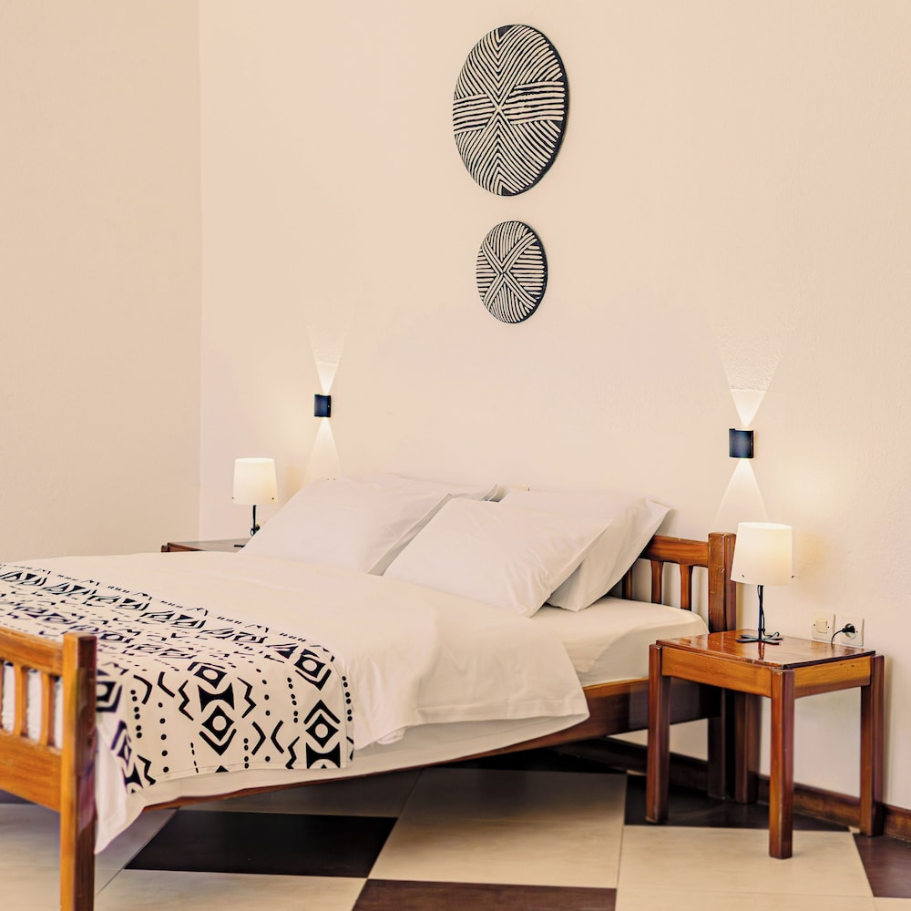 Superior, Suite, Queen Bed, Garden View