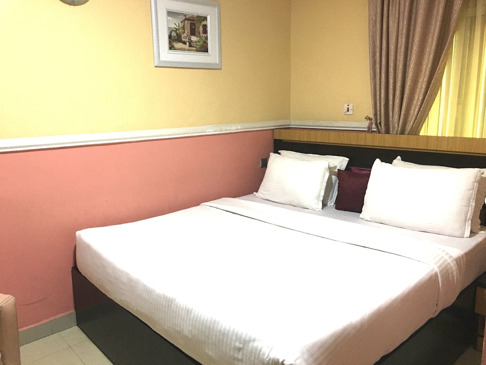 EXECUTIVE, SUITE