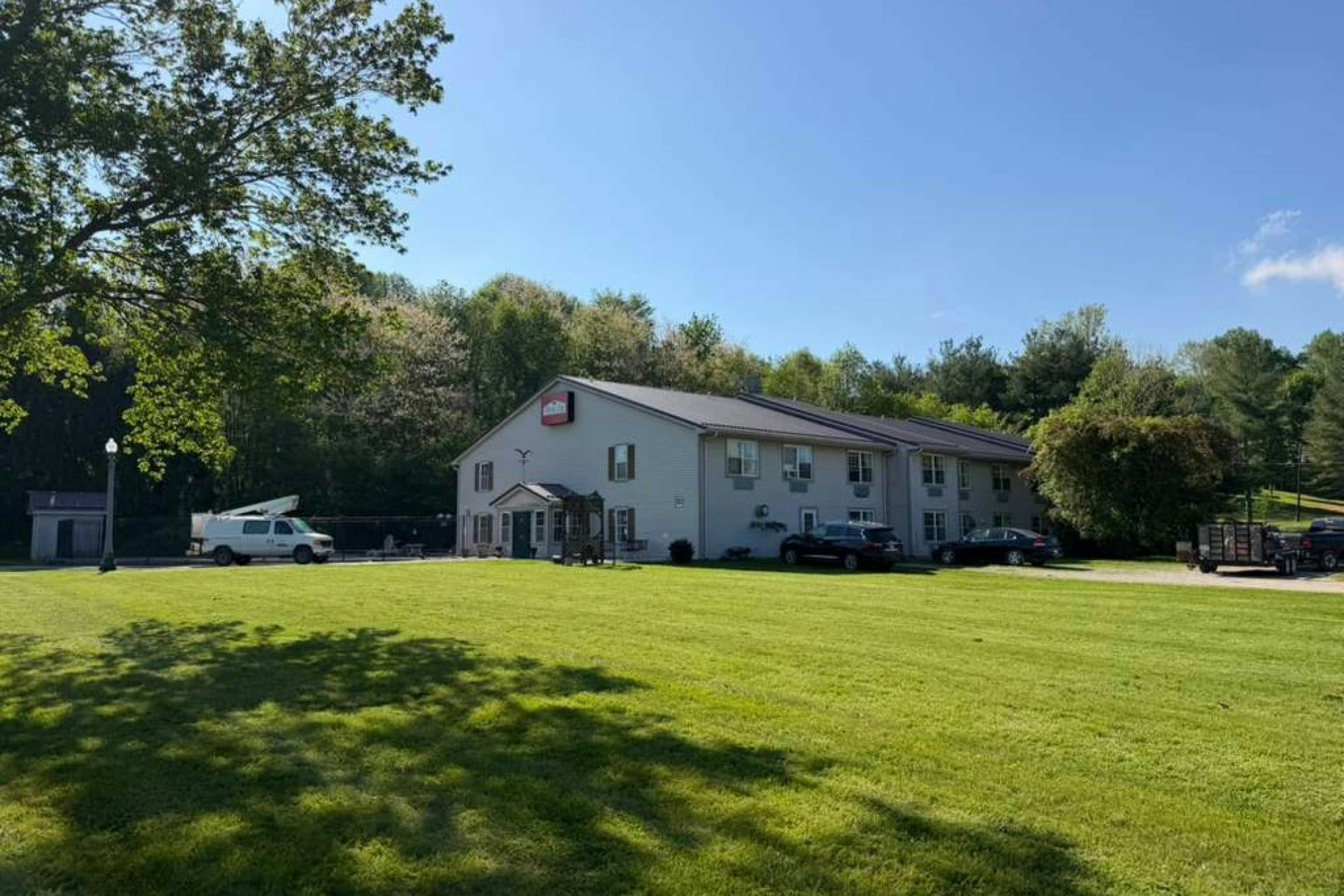 Econo Lodge Rockville 72/75
