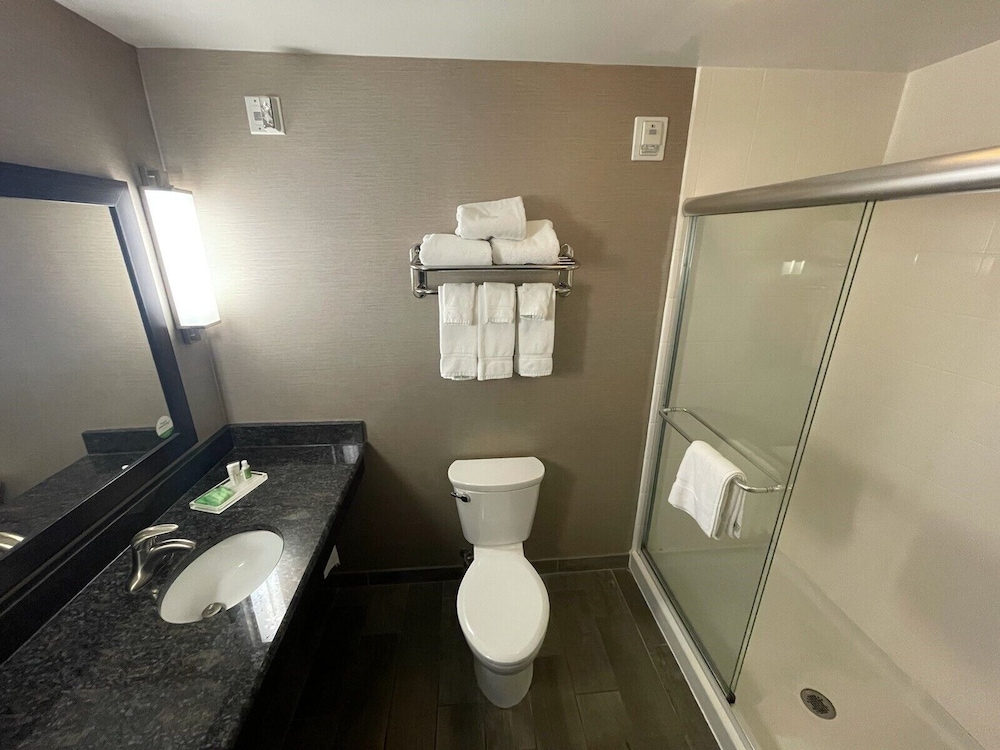 Holiday Inn Owensboro Riverfront 15/75