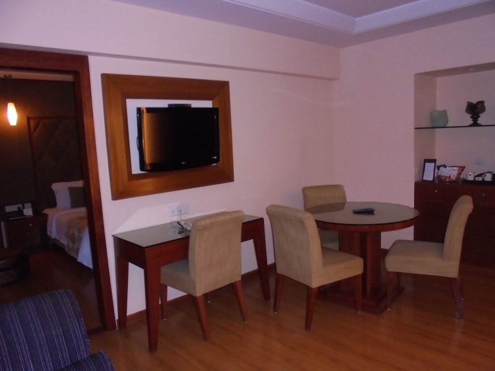 Lords Plaza Ankaleshwar 30/36