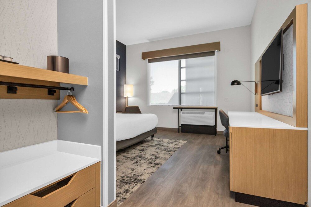 La Quinta Inn & Suites by Wyndham San Jose Silicon Valley 15/50