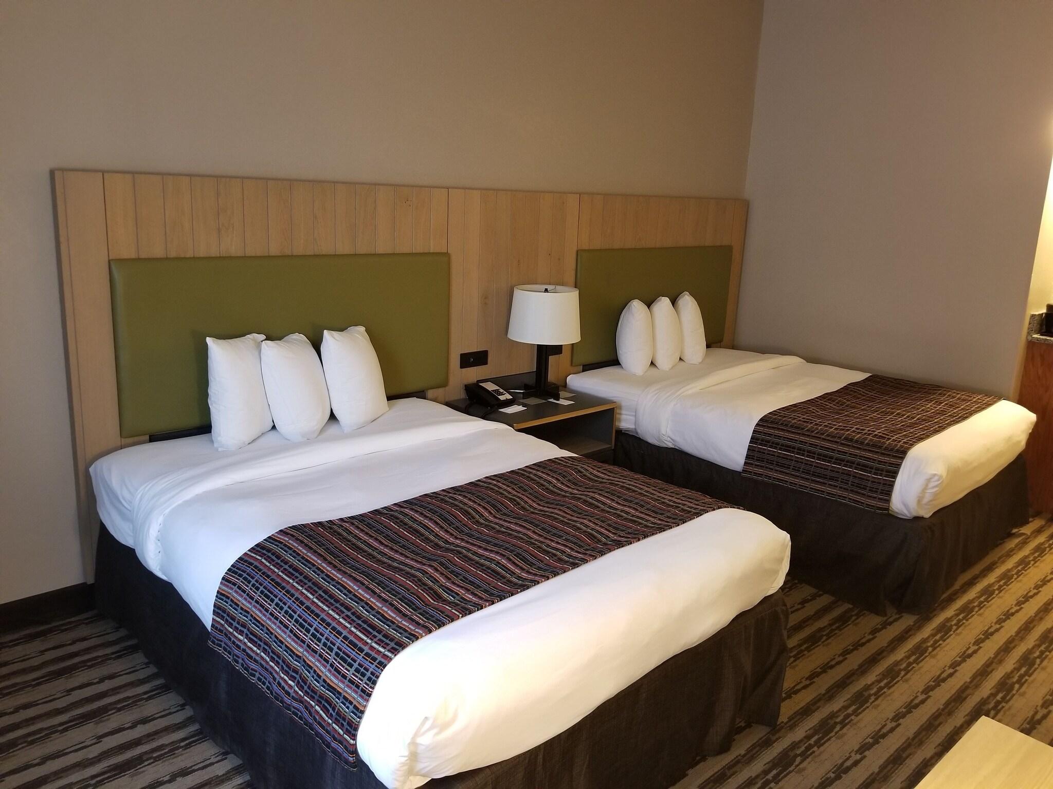 SUITE, 2 QUEEN BEDS