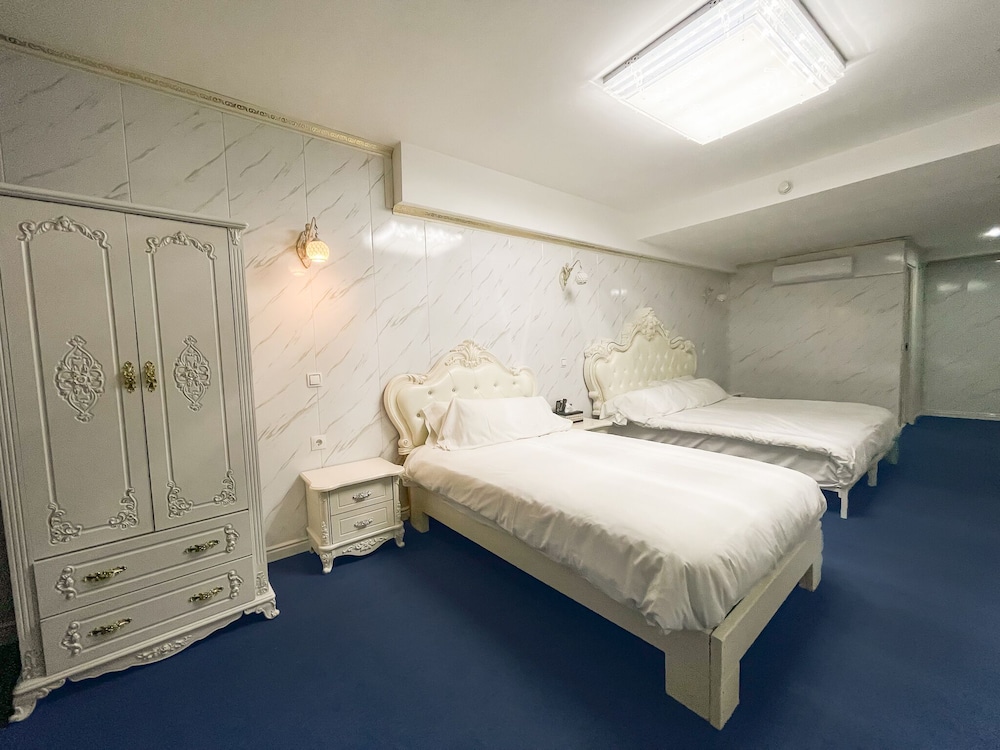 Hotel Aviacion 23/53