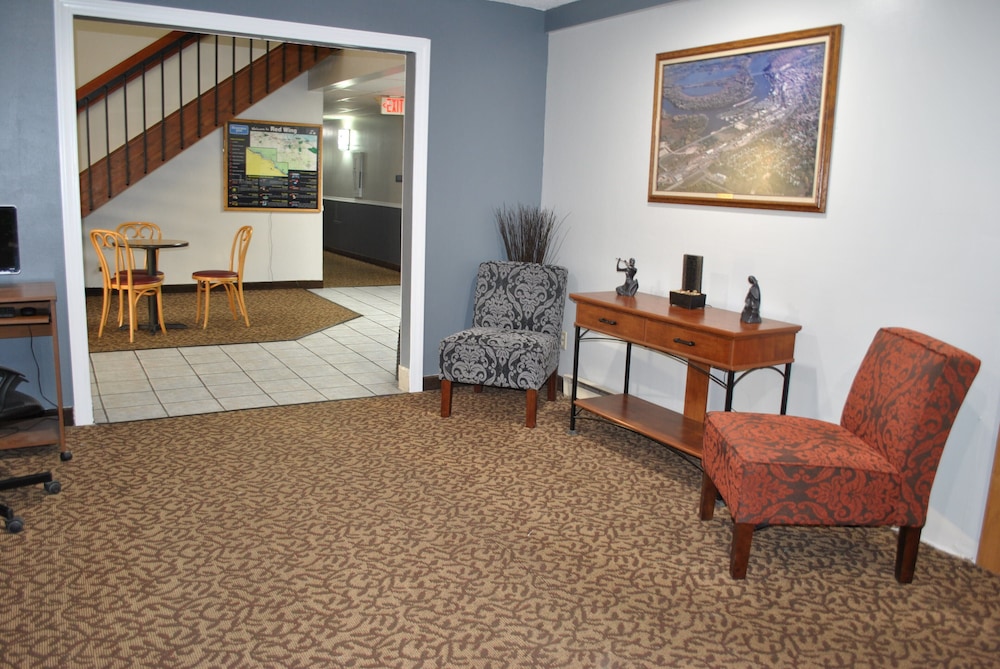 Rodeway Inn Red Wing, MN 30/44