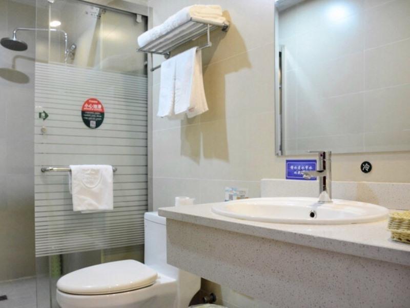 GreenTree Inn Taiyuan East Binhe Road Xiaodian High Speed Mouth Express Hotel 35/40