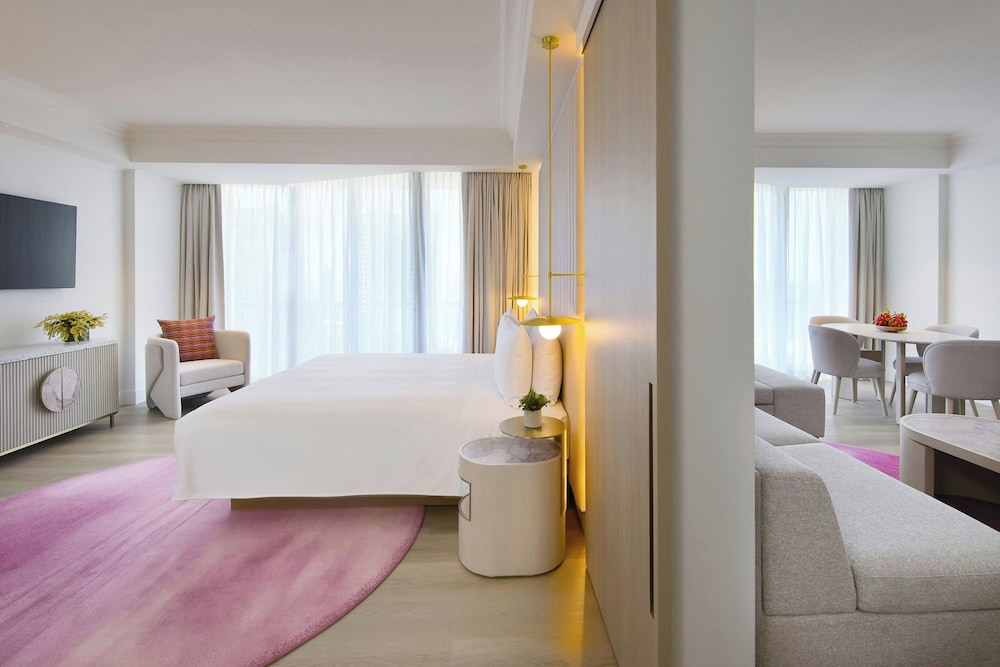 1 Bedroom, Suite, Lagoon View, Balcony، Marriott Vacation Club At Surfers Paradise 4/9