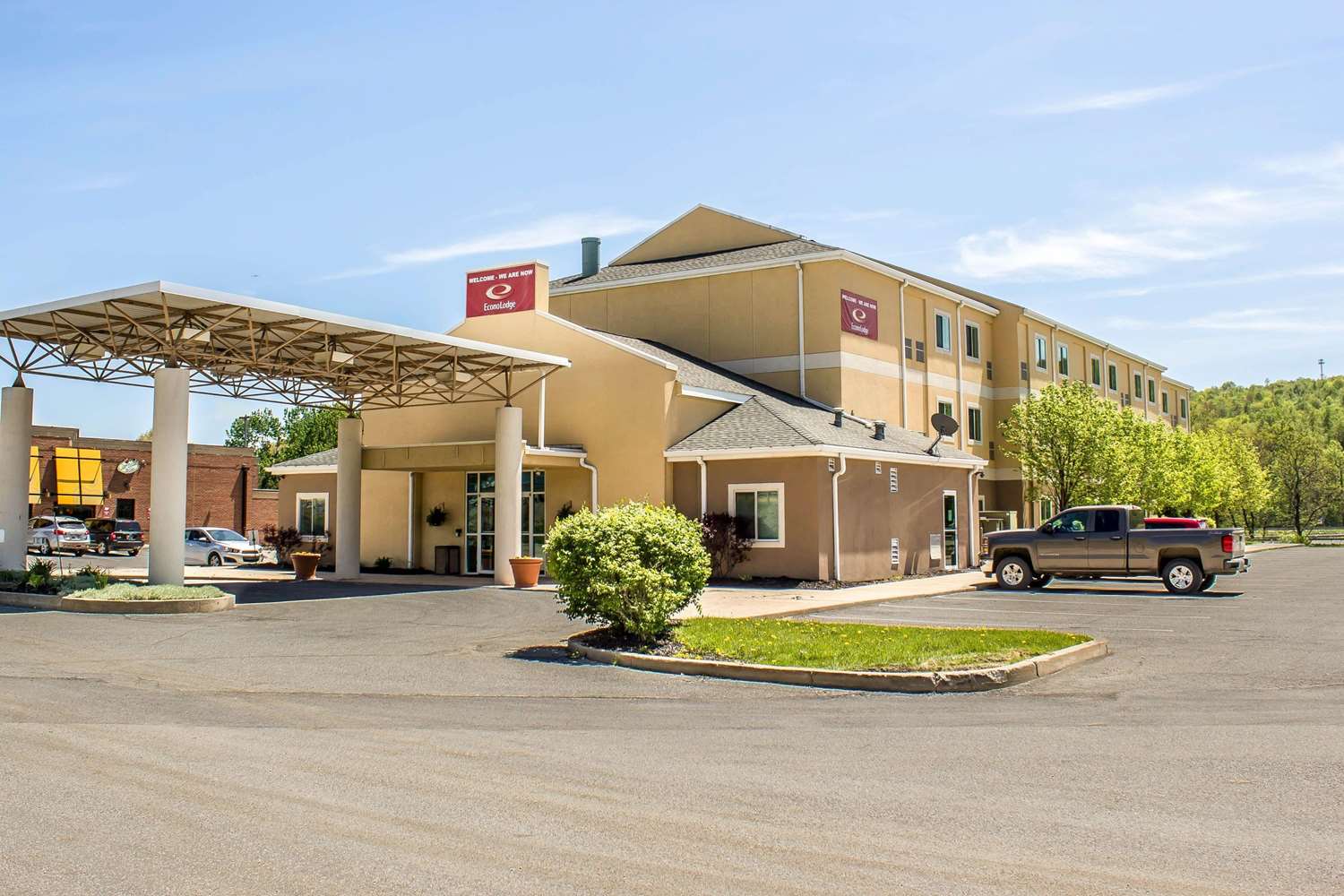 Econo Lodge Meadville PA 21/22