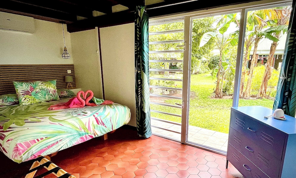 Family, Villa, 2 Queen and Twin Beds, Partial Sea View, Garden Area