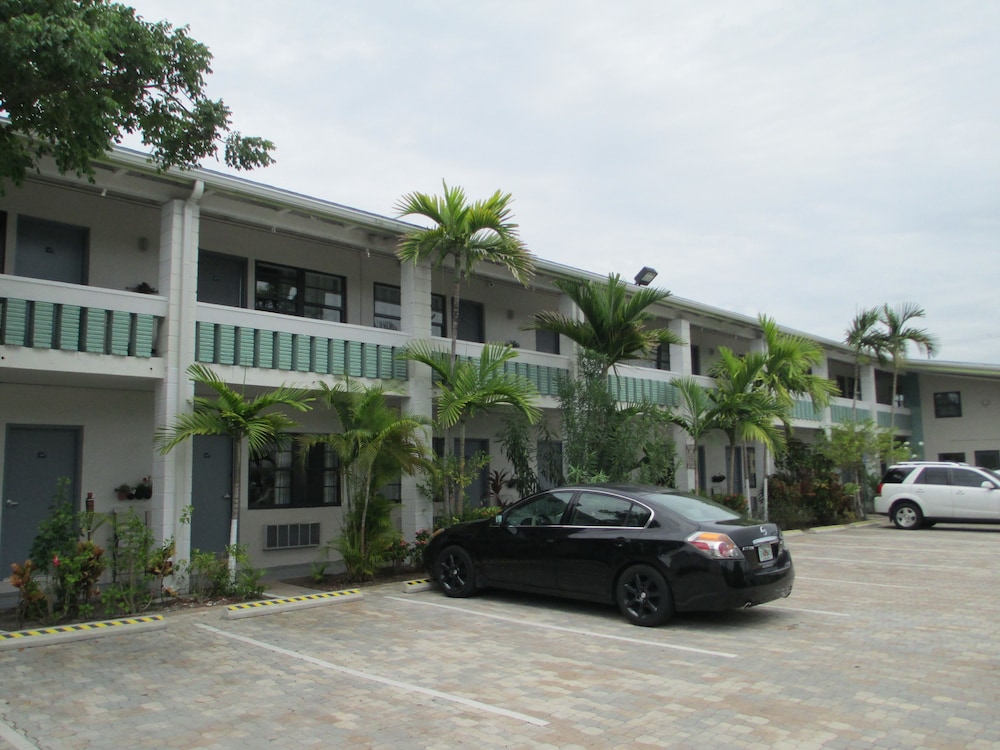Shalimar Motel 37/47
