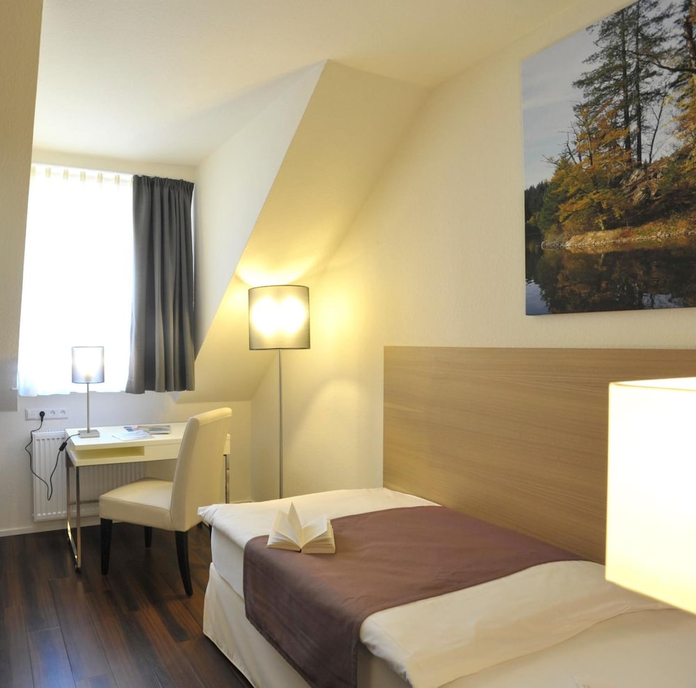 Ringhotel Goldener Knopf 14/48