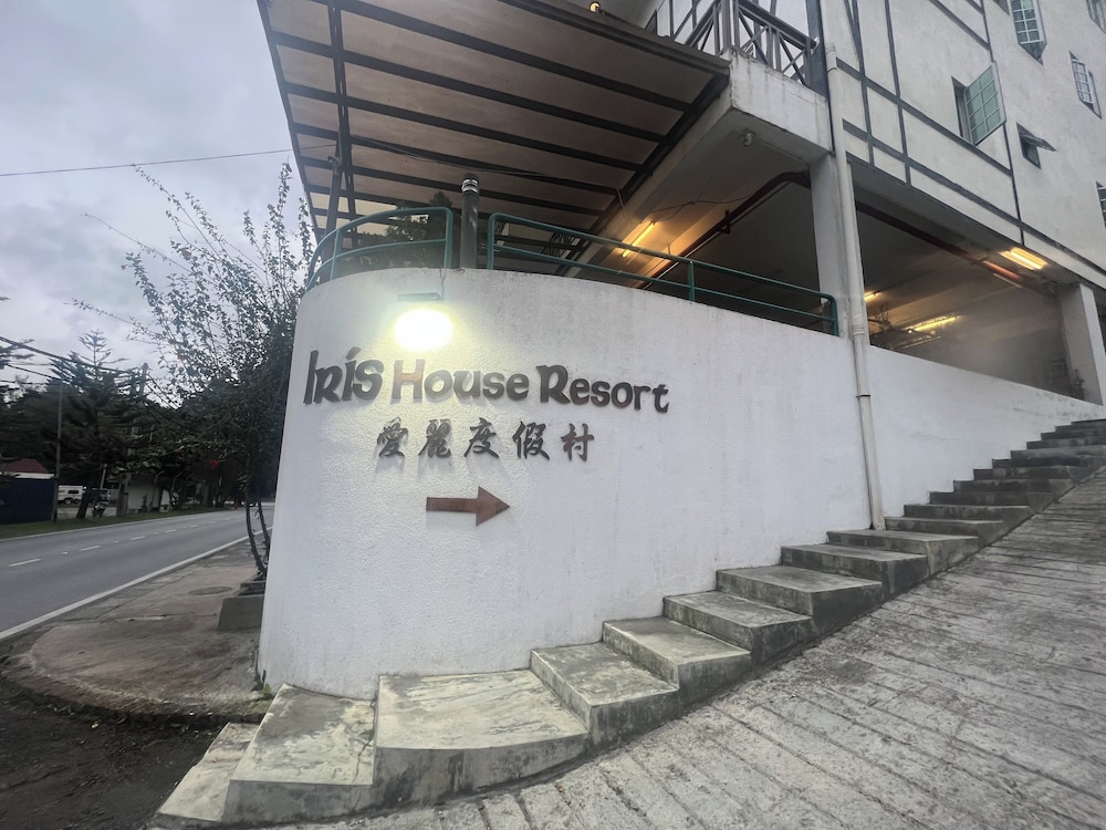 Iris House Resort 41/49