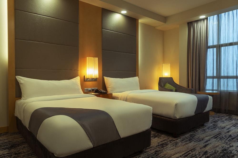 ROOM, TWIN BEDS, CLUB FLOOR