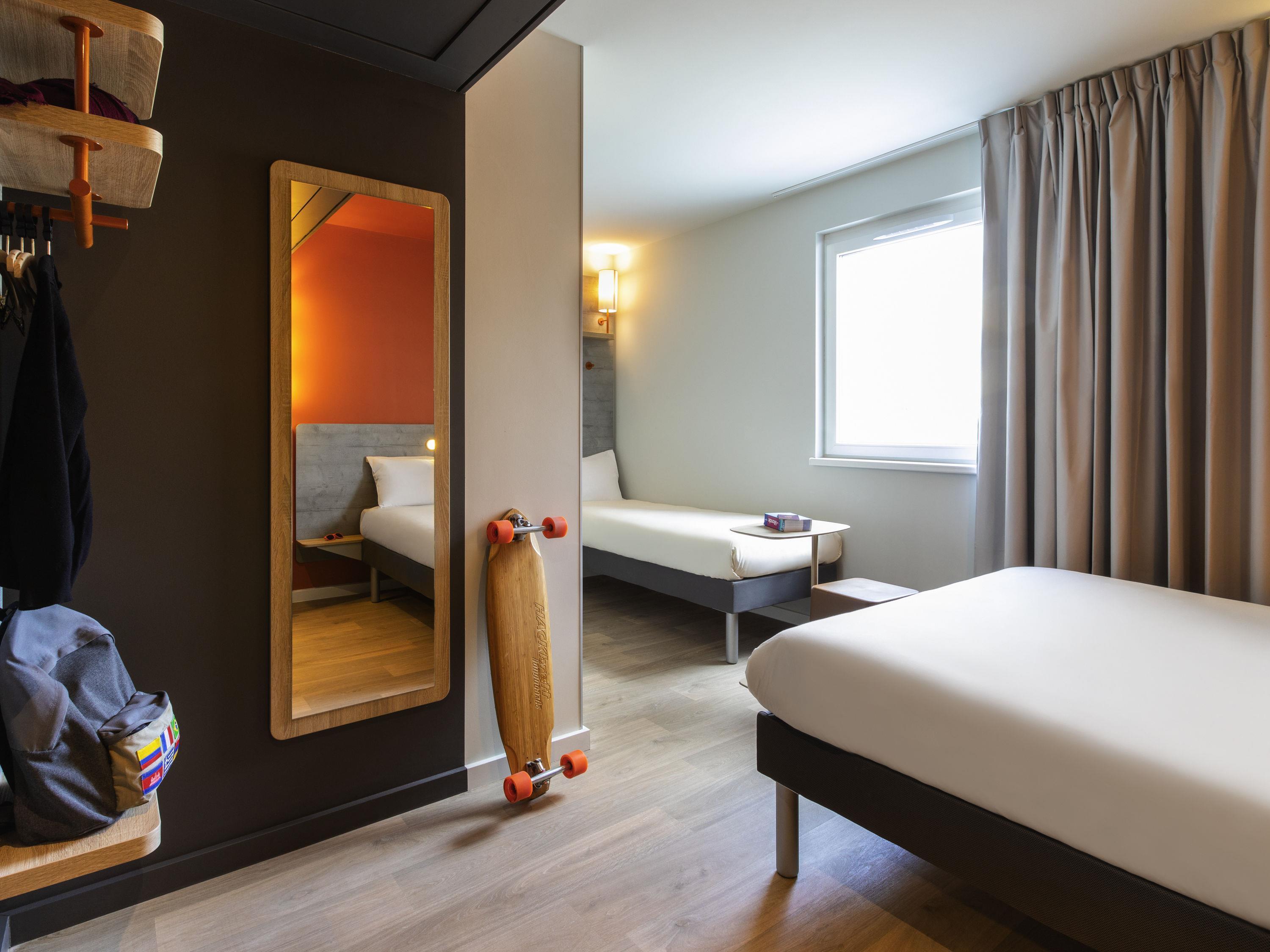 ROOM, TRIPLE, DOUBLE BED, WITH EXTRA BED