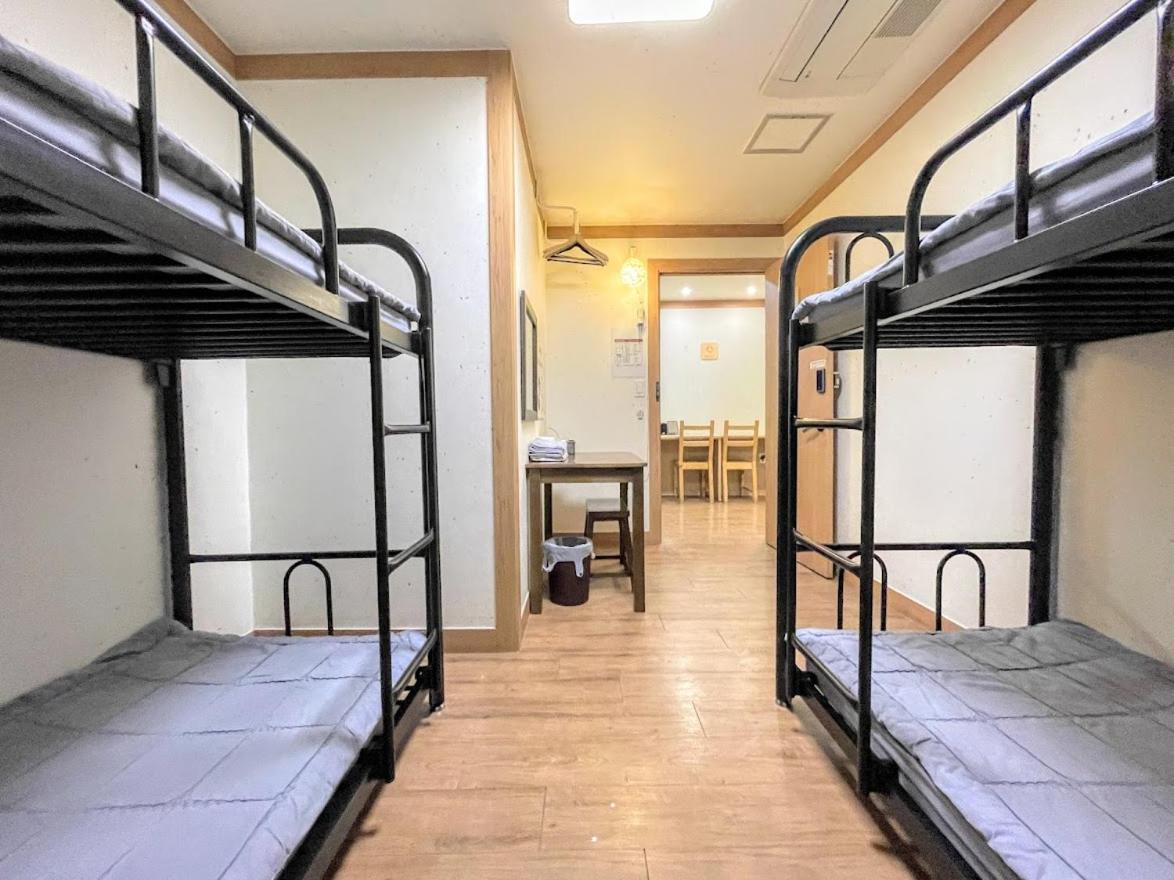 Female Dorm, 4 Beds