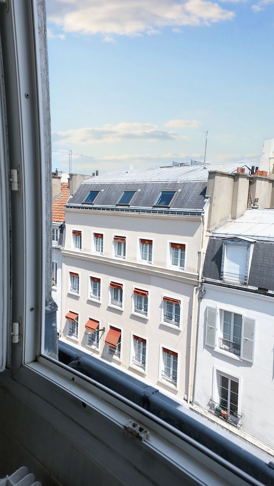 HOTEL DU CHATEAU 2/53