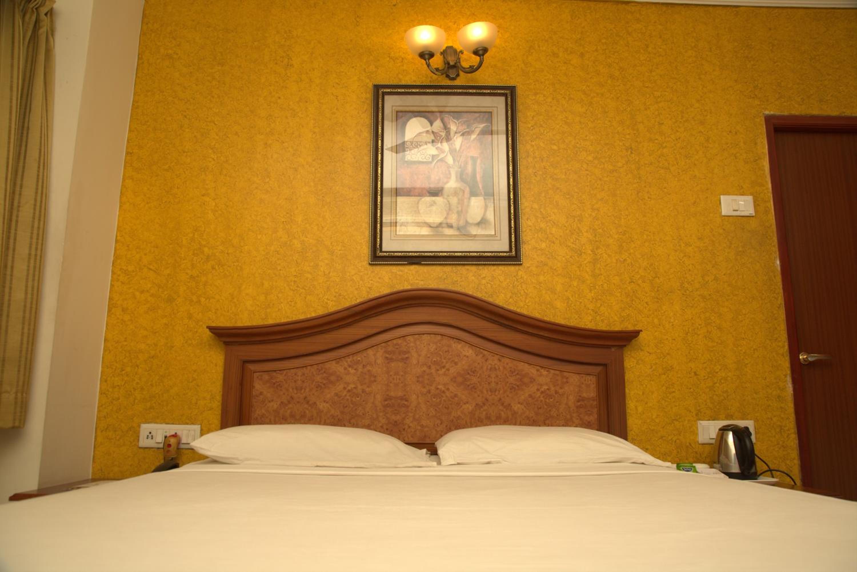 King S Hotel 11/43