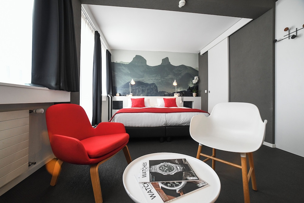 Home Swiss Hotel 44/64