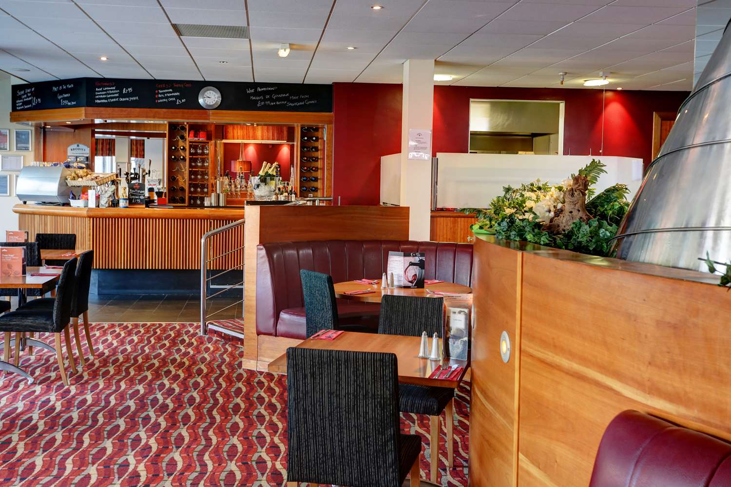 Best Western Kings Manor Hotel 44/56