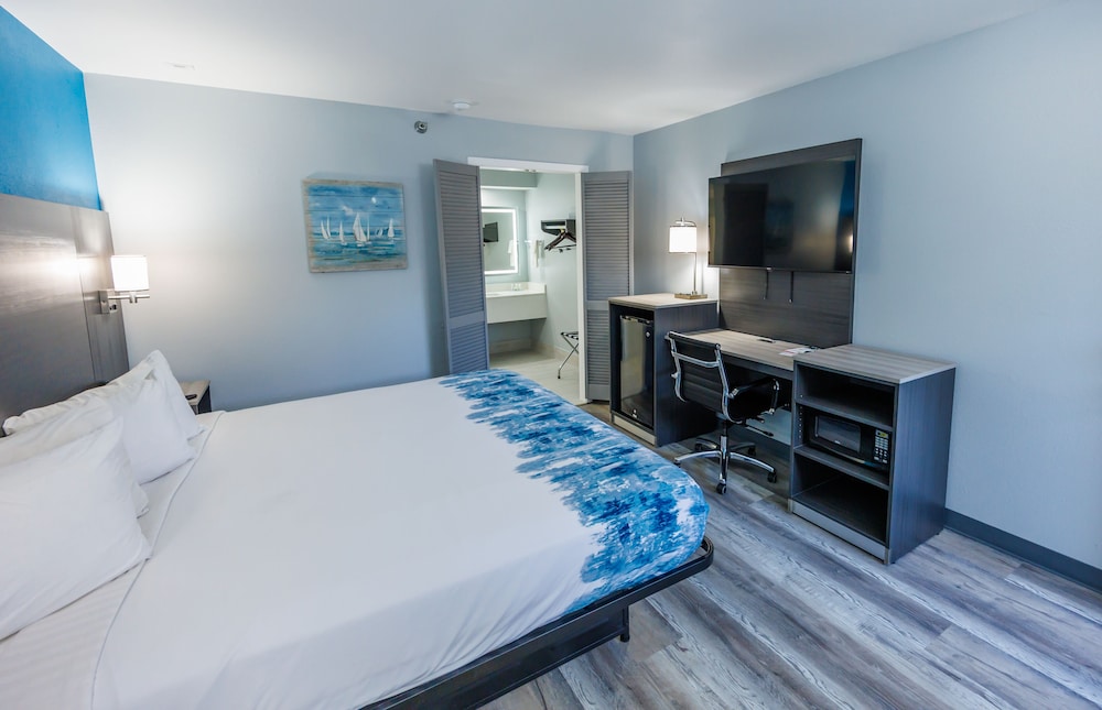 SUITE, KING BED