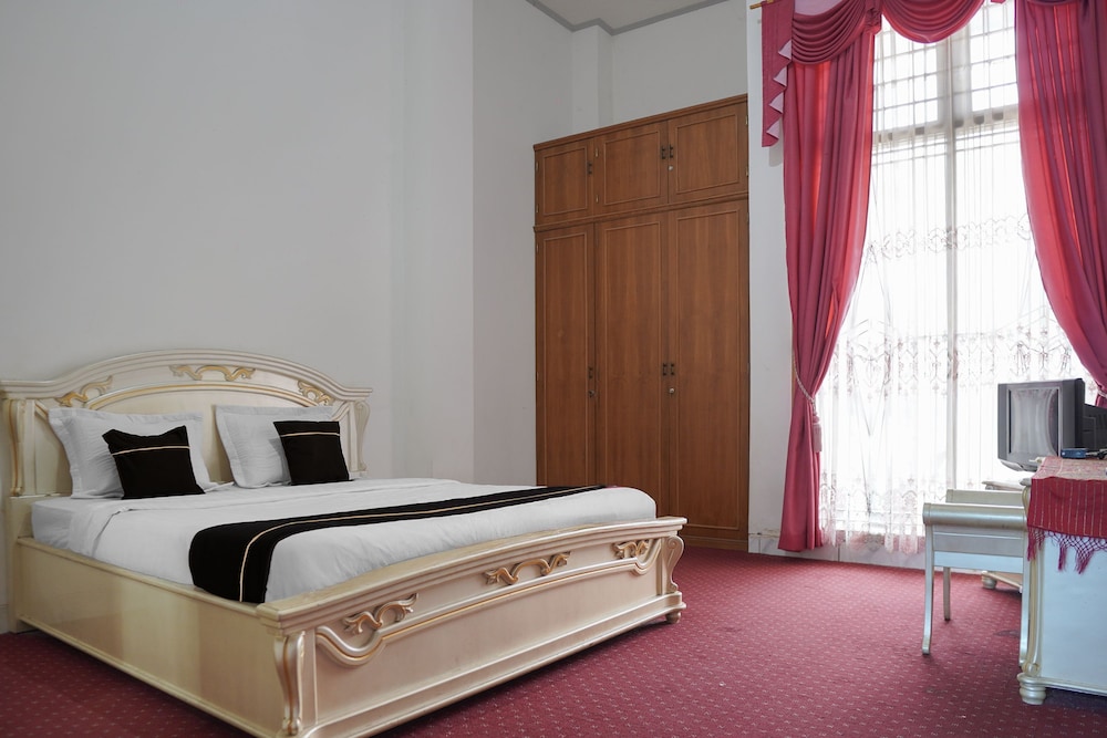 Collection O near Universitas Negeri Padang formerly Hotel Amra 19/49