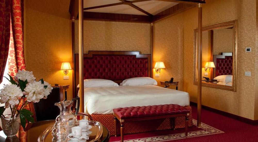 Hotel Maxim 13/48