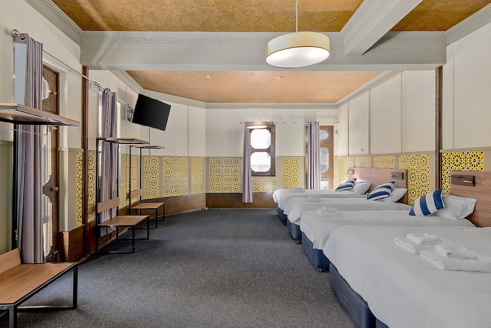 Criterion Hotel Sydney 18/64