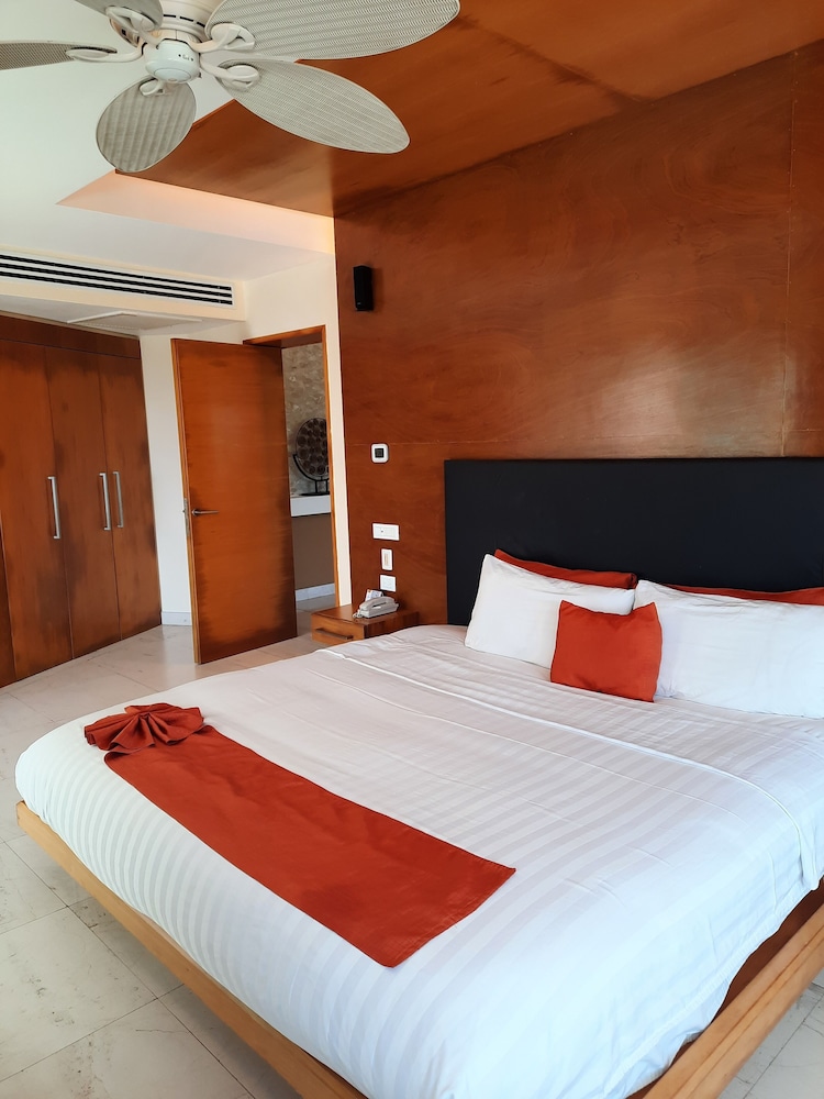 Senior, Suite, King Bed، Artisan Family Hotels & Resort Collection Playa Esmeralda 6/10
