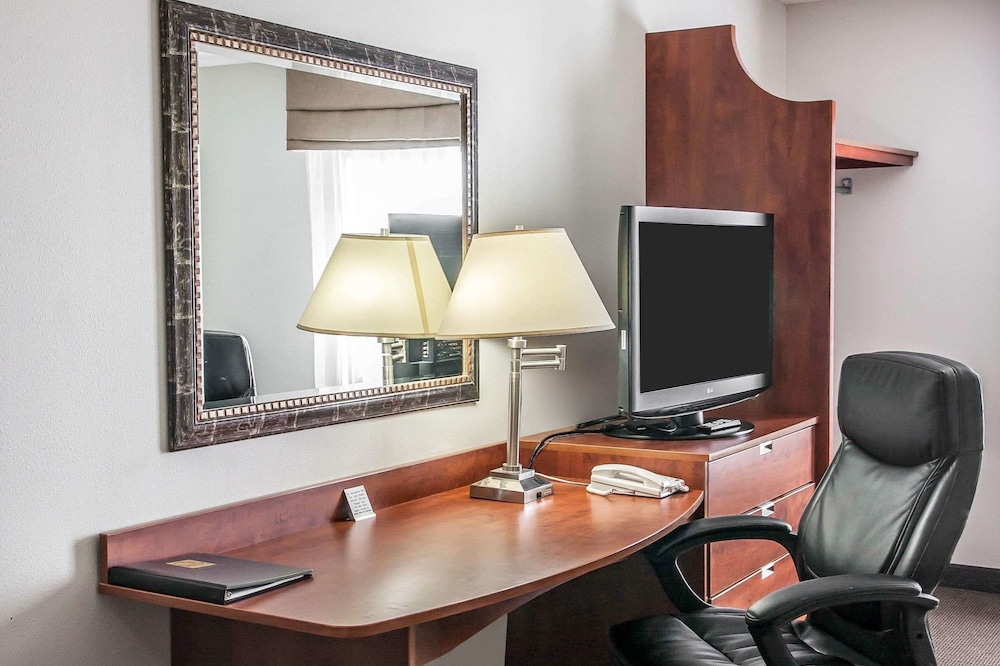 Sleep Inn and Suites Conference Center And Water Park 41/52