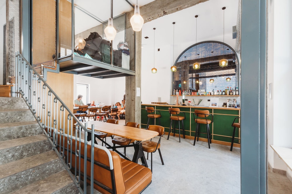 Athens Backpackers 34/44