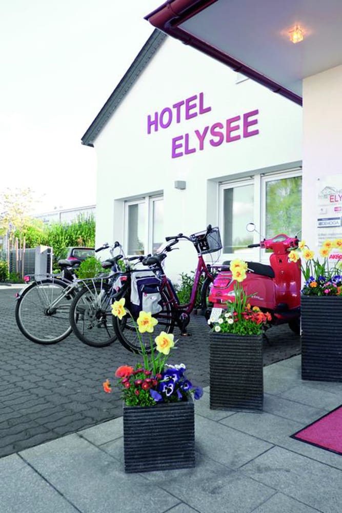 Hotel Elysee 26/37