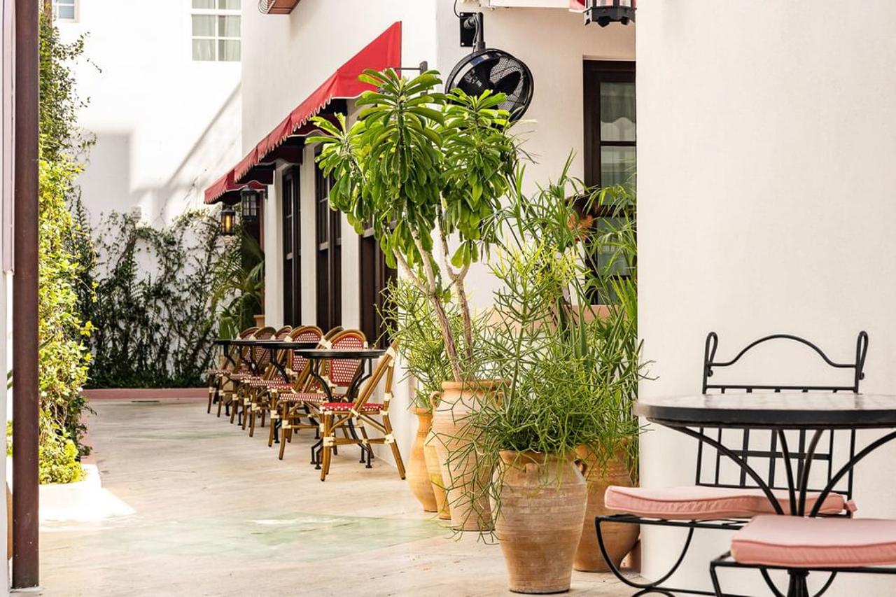 Esme Miami Beach 57/61