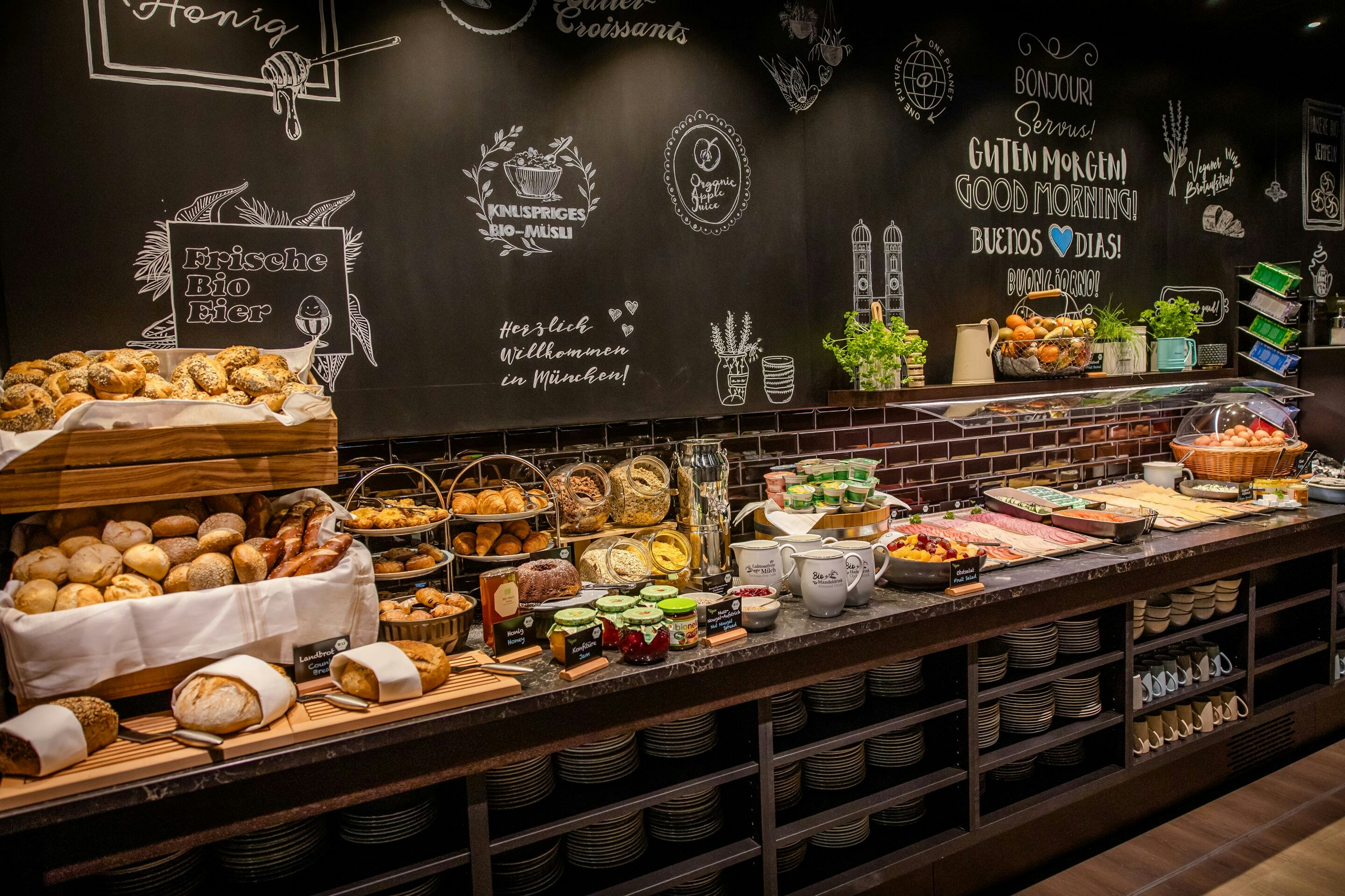 Motel One Munchen Hauptbahnhof 2/23