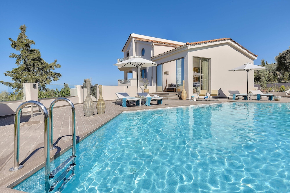 Grace Villas Collection Adult Only 18 + 142/149