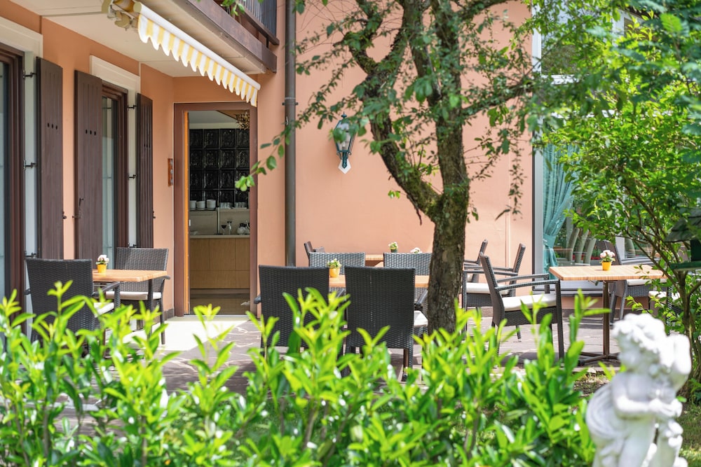 Hotel Pension Haus Arenberg 46/50