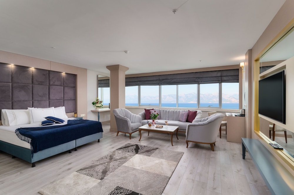 Delta Hotels by Marriott Antalya Lara - Adult Only 18 Plus 25/33