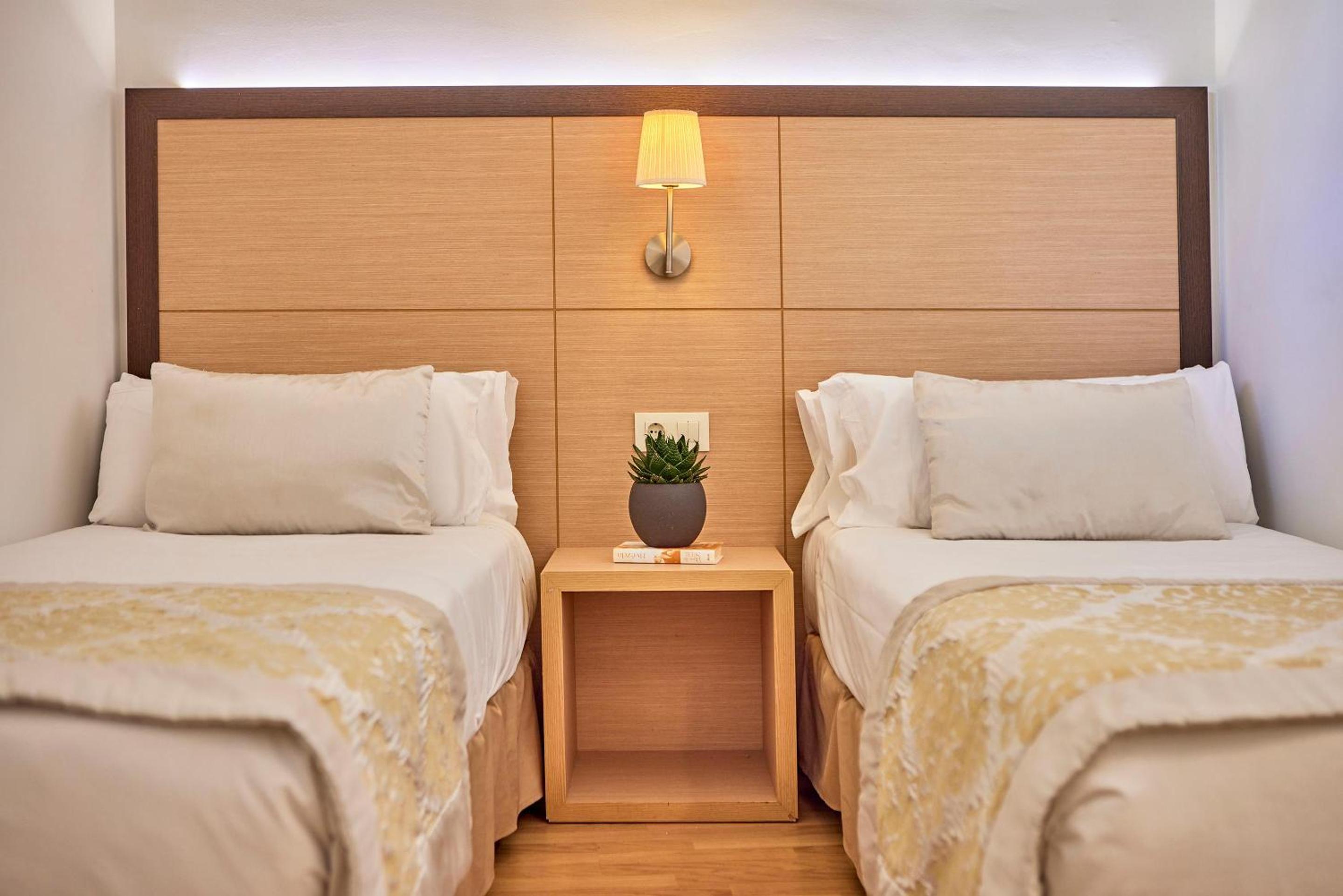 2 BEDROOMS, SUITE