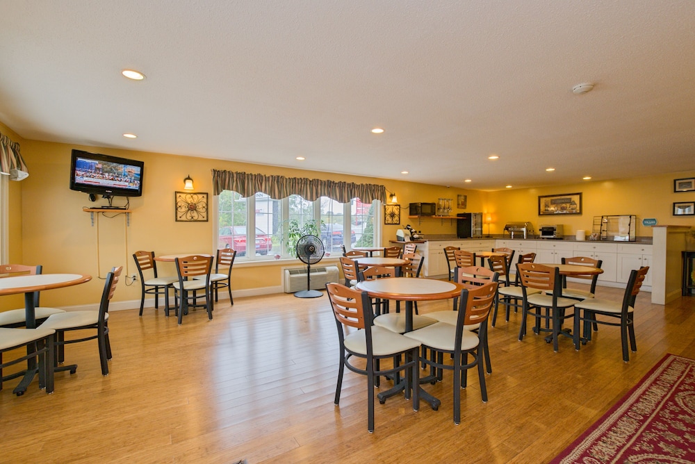Coachman Inn 37/55