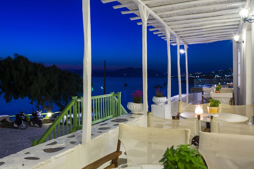 Mykonos Beach Hotel 54/65