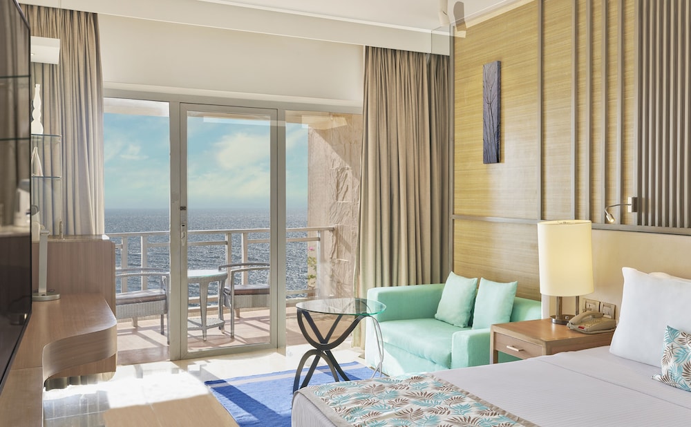 THE RESORT 56/77