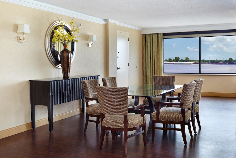 Hilton New Orleans Riverside 49/55