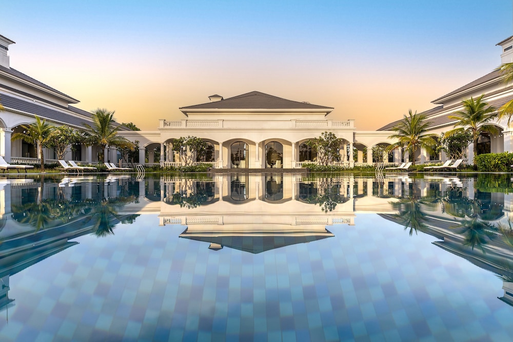 Melia Vinpearl Cua Sot Beach Resort 6/56