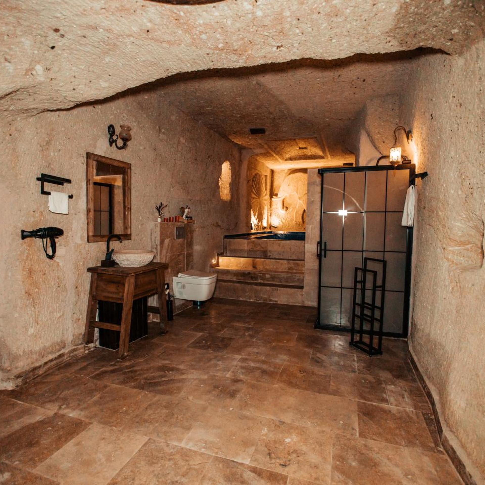 Vanessa Cave House 7/49