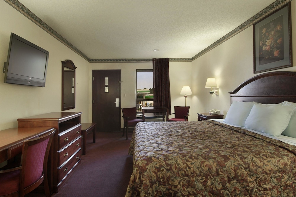 Days Inn By Wyndham Bainbridge 8/39