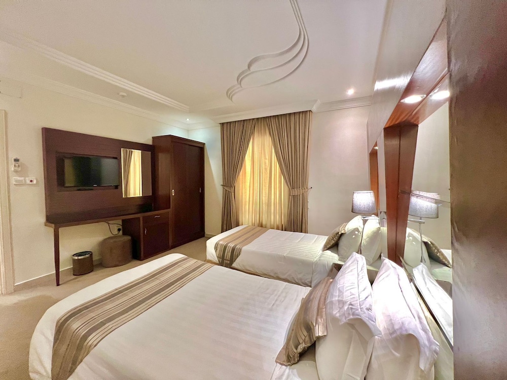 Loren Suites Al Salamah 14/50